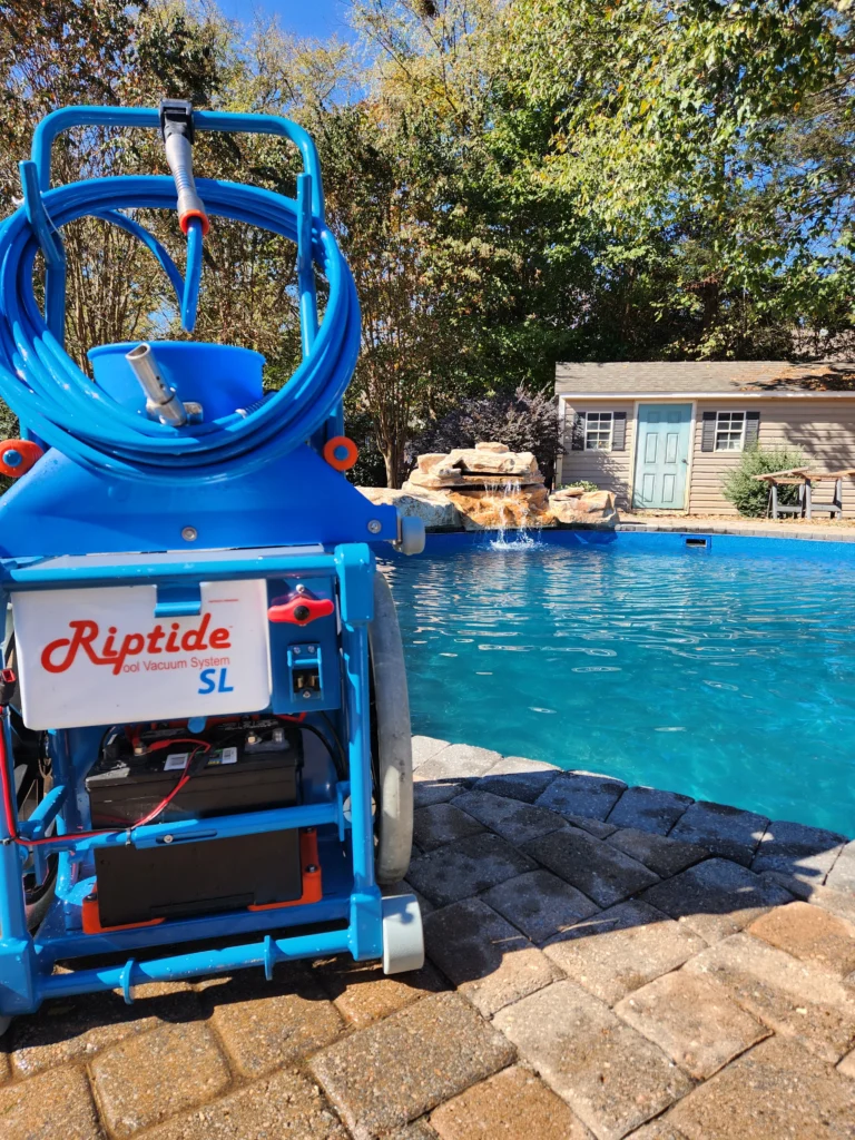 Riptide SL pool cleaning equipment